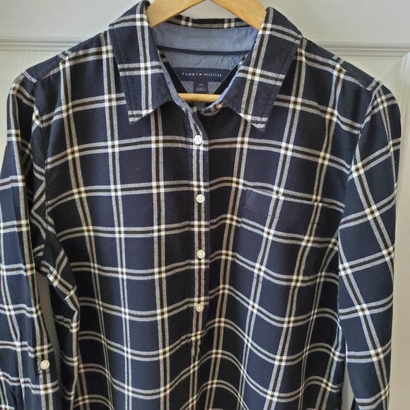Tommy Hilfiger women's black plaid flannel button down size large - Picture 9 of 10